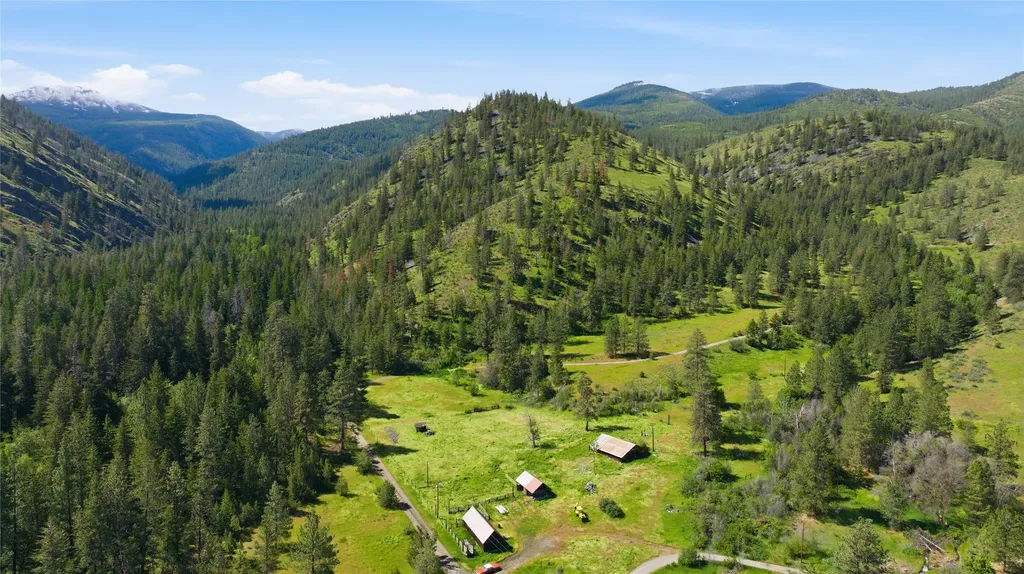 54 W Magpie Creek Road Dixon MT 59831