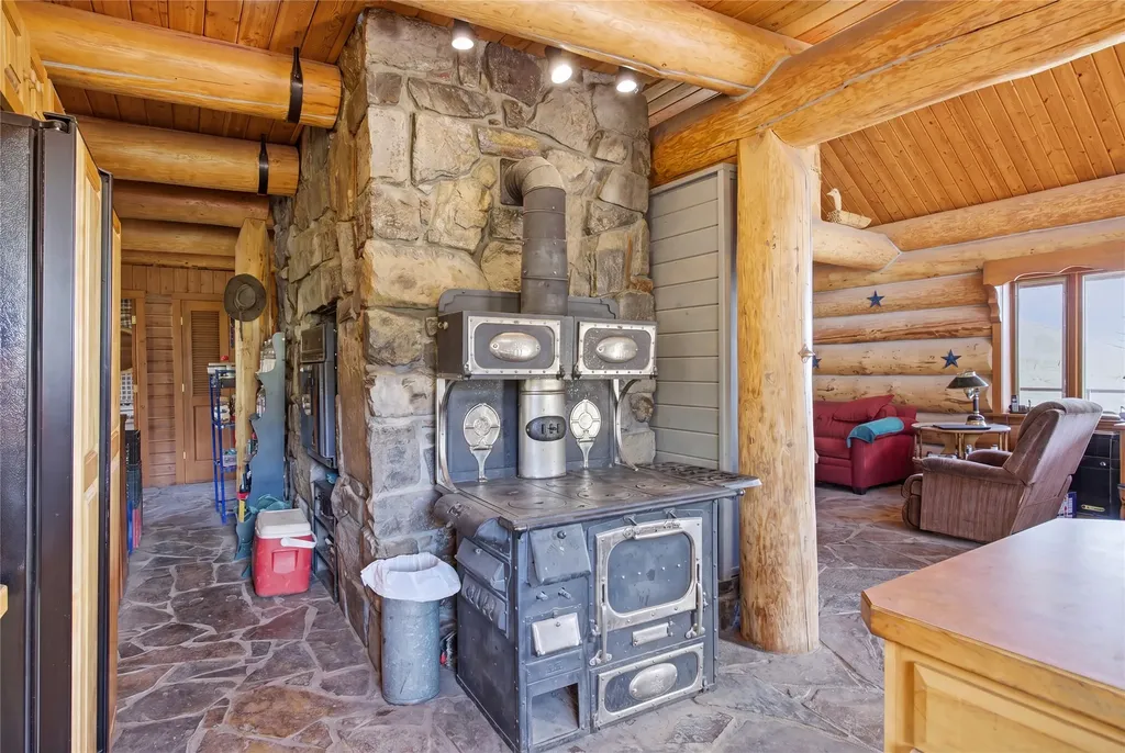 54 W Magpie Creek Road Dixon MT 59831