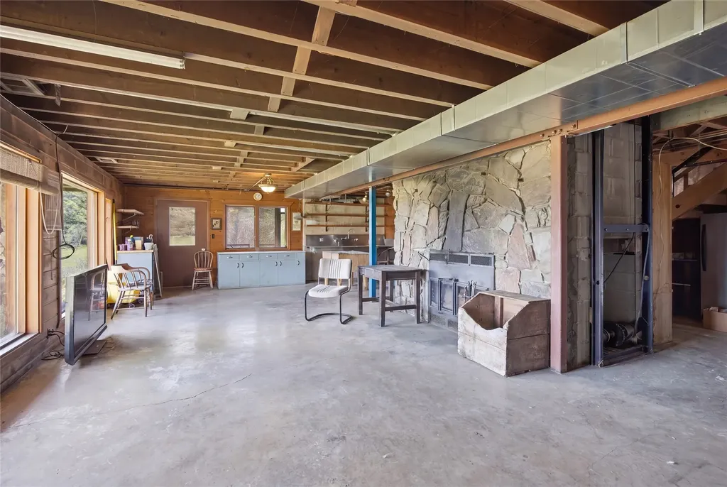 54 W Magpie Creek Road Dixon MT 59831