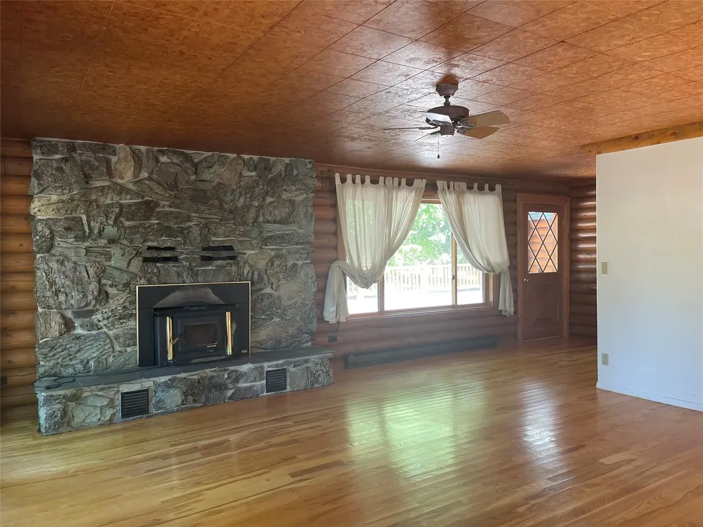 29189 S Ferndale Drive Bigfork MT 59911