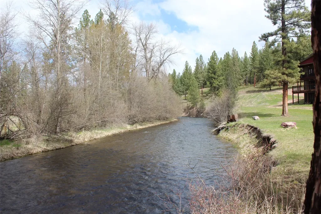 21369 Ninemile Road Huson MT 59846