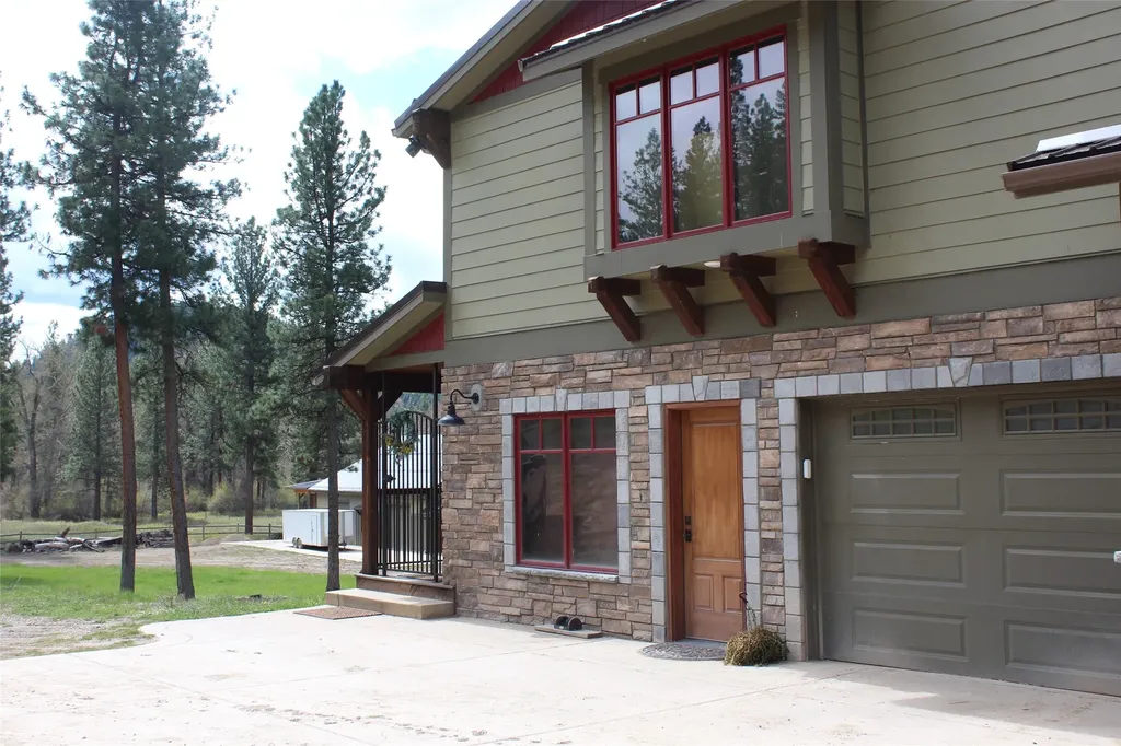 21369 Ninemile Road Huson MT 59846