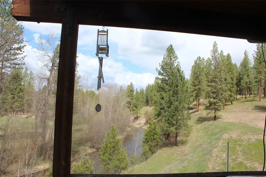 21369 Ninemile Road Huson MT 59846