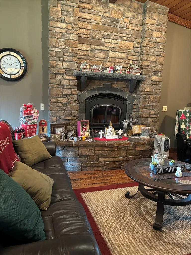 21369 Ninemile Road Huson MT 59846