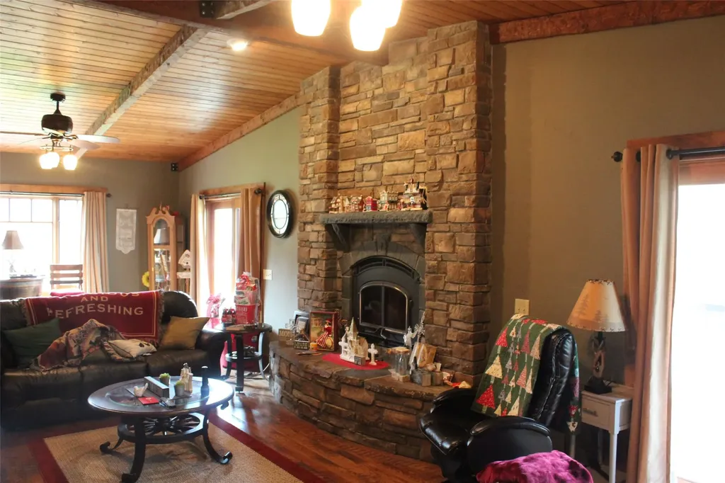 21369 Ninemile Road Huson MT 59846