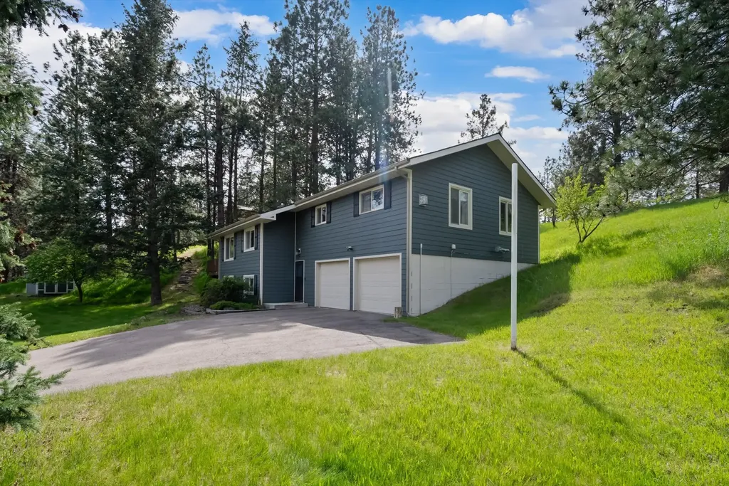 300 Peaceful Drive Bigfork MT 59911