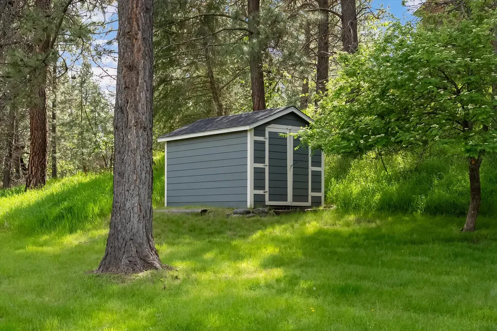 300 Peaceful Drive Bigfork MT 59911