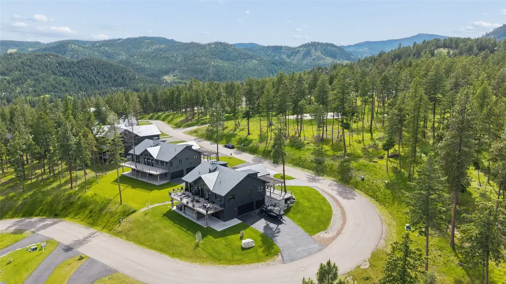 142 Blacktail Loop Lakeside MT 59922