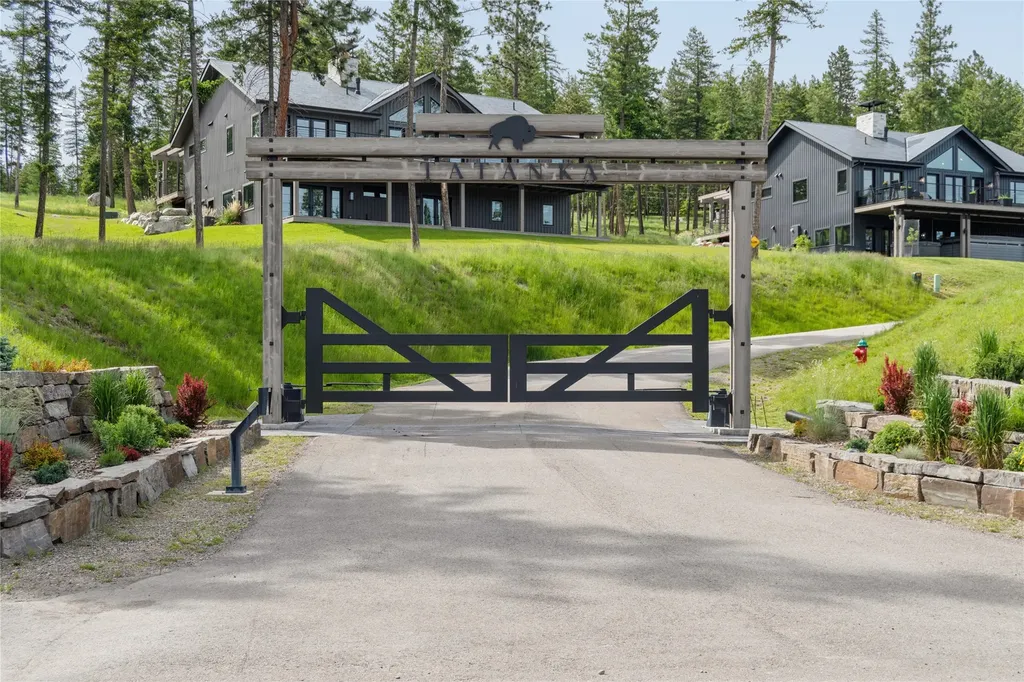 142 Blacktail Loop Lakeside MT 59922