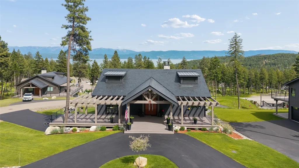 142 Blacktail Loop Lakeside MT 59922