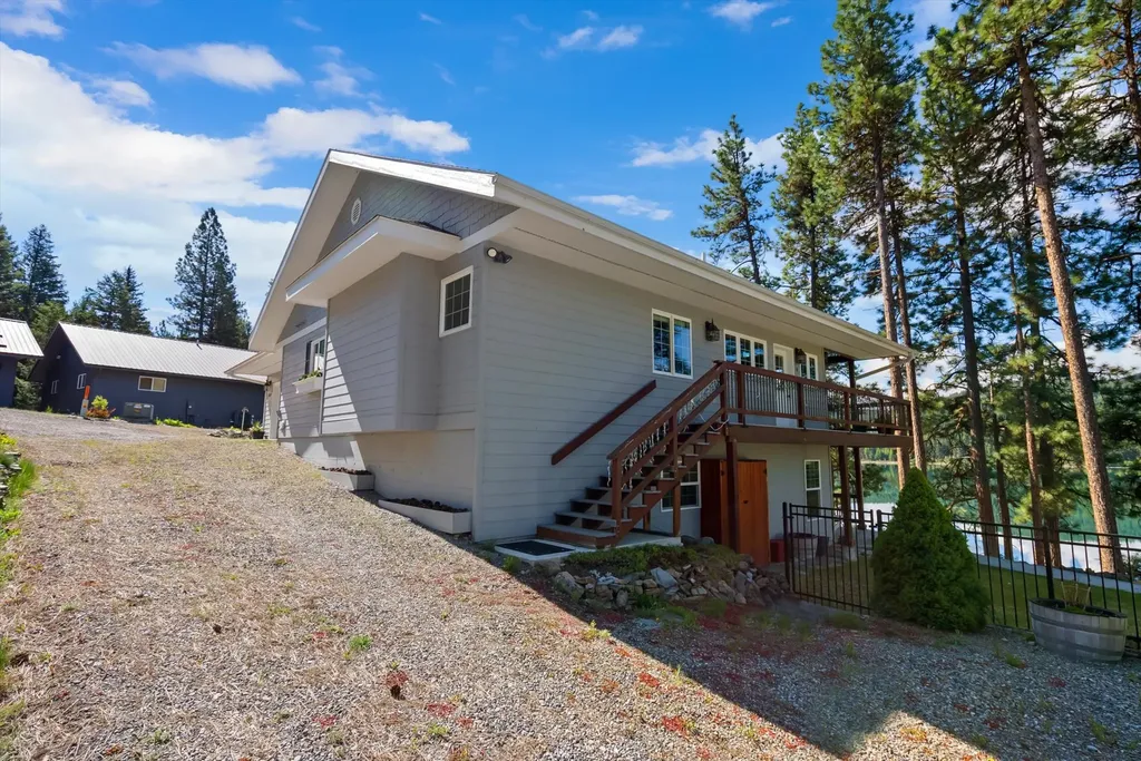 271 Happys Border Lane Libby MT 59923