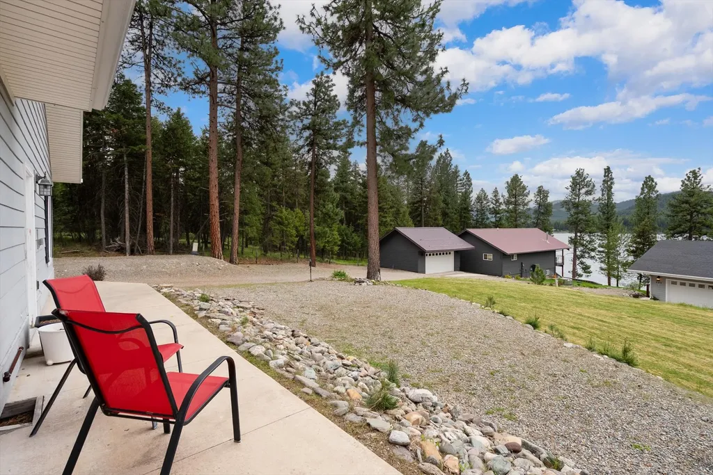 271 Happys Border Lane Libby MT 59923