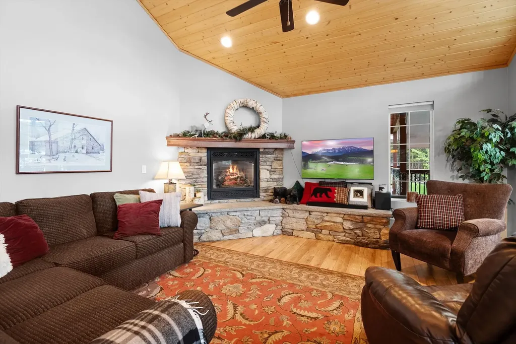 271 Happys Border Lane Libby MT 59923