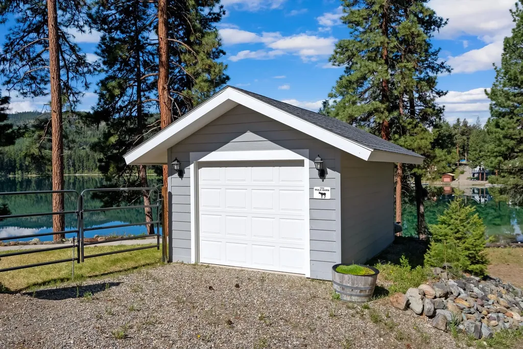 271 Happys Border Lane Libby MT 59923