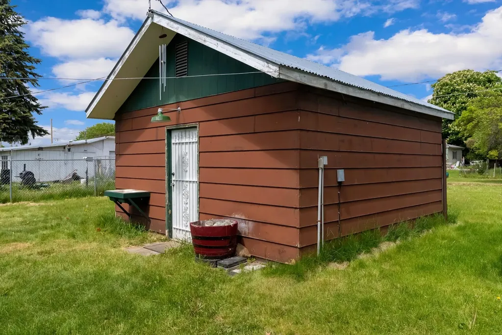 609 6th Avenue E Polson MT 59860