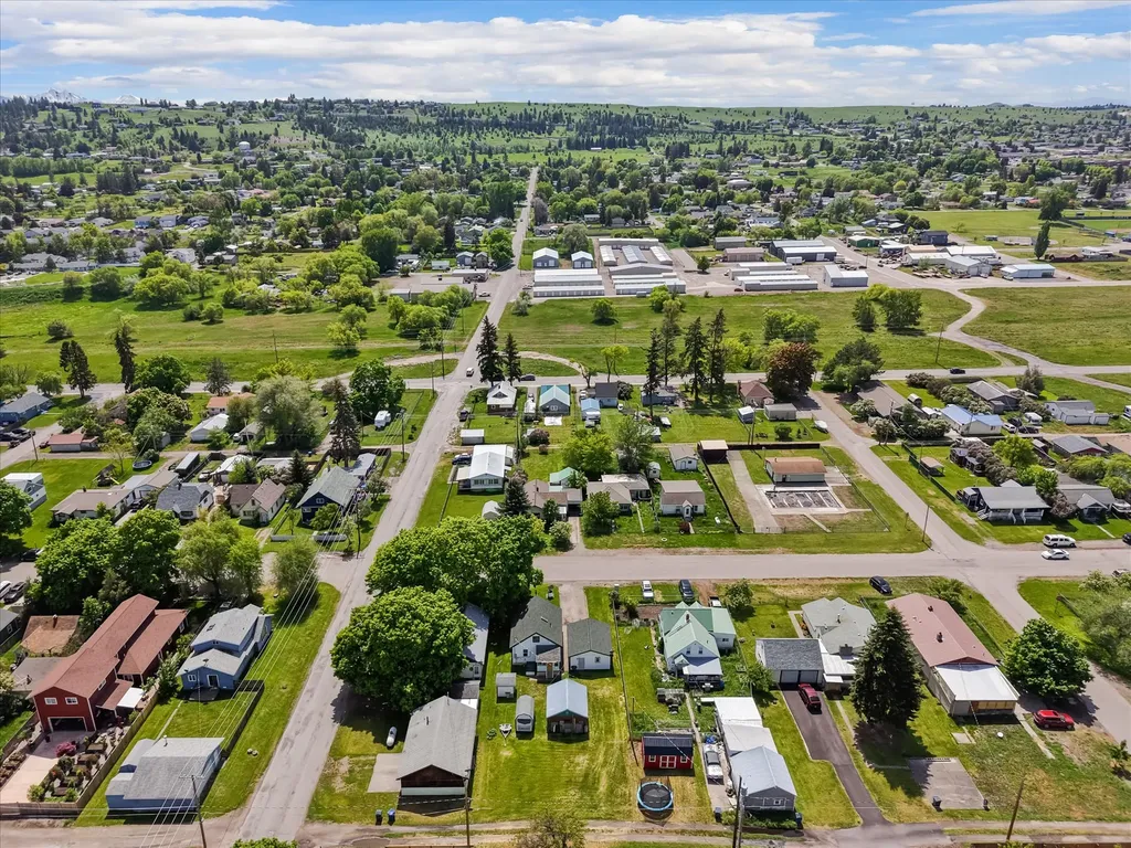 609 6th Avenue E Polson MT 59860
