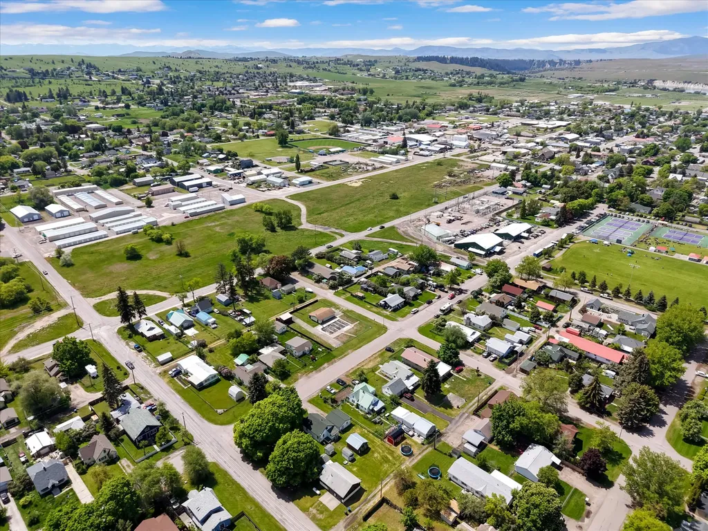 609 6th Avenue E Polson MT 59860