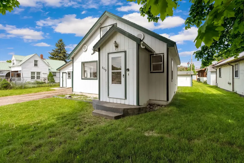 609 6th Avenue E Polson MT 59860