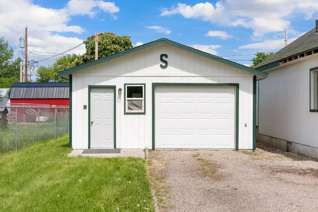 609 6th Avenue E Polson MT 59860