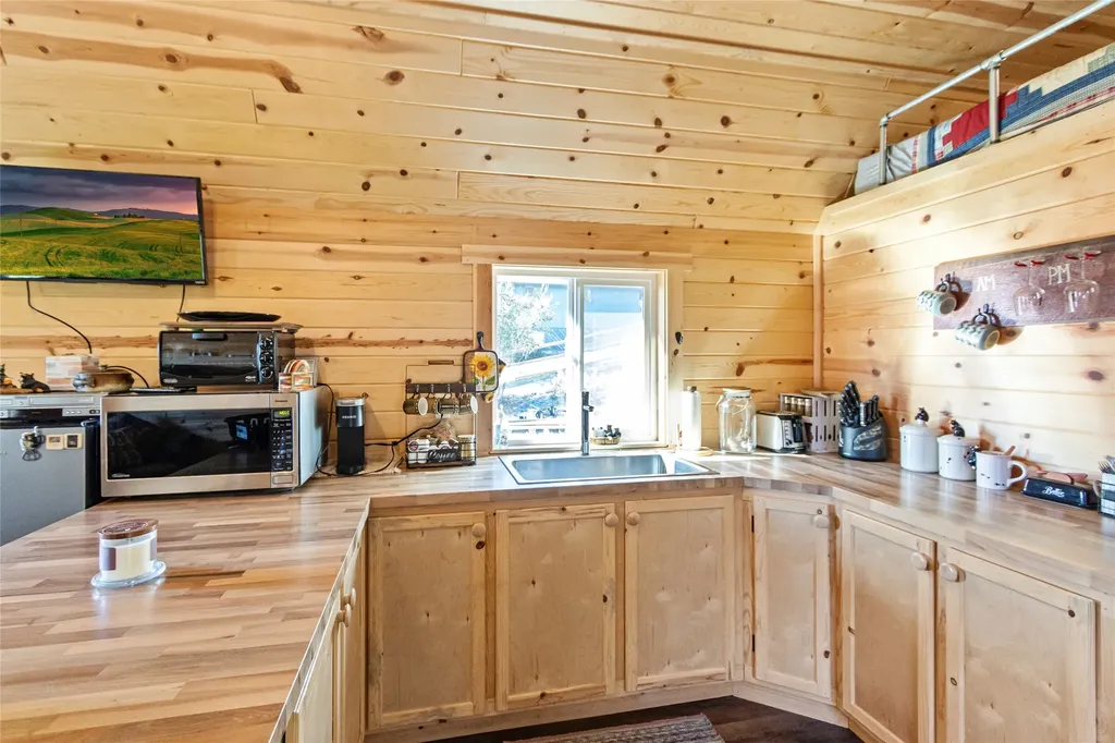 52441 Lake Mary Ronan Road Proctor MT 59929