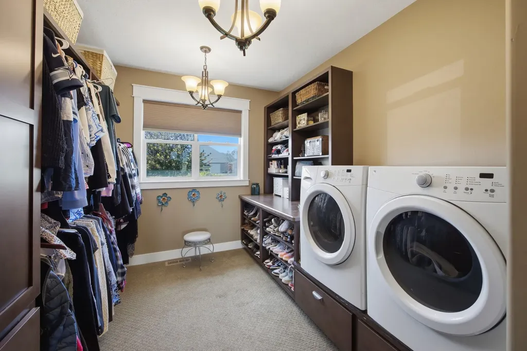 150 Jet Lane Hamilton MT 59840