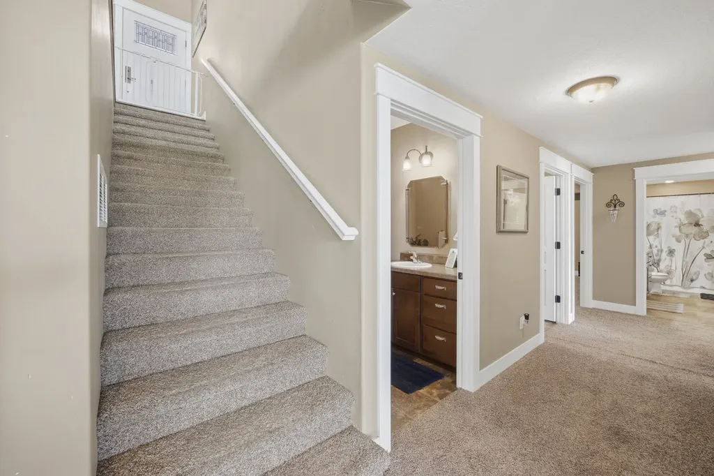 150 Jet Lane Hamilton MT 59840