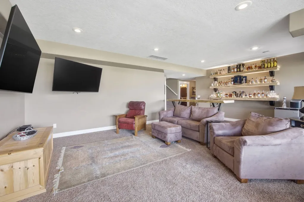 150 Jet Lane Hamilton MT 59840