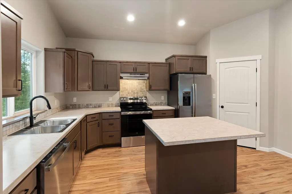 201 Wapiti Way Troy MT 59935