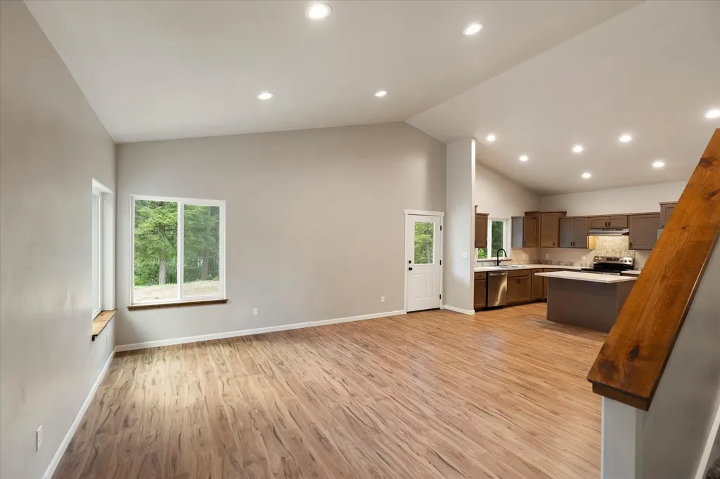 201 Wapiti Way Troy MT 59935