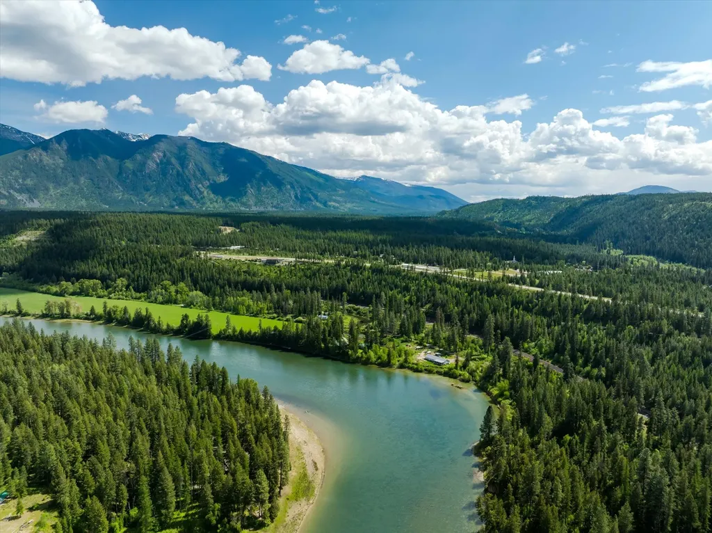 201 Wapiti Way Troy MT 59935