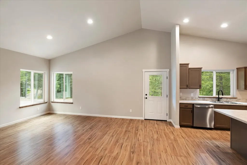201 Wapiti Way Troy MT 59935