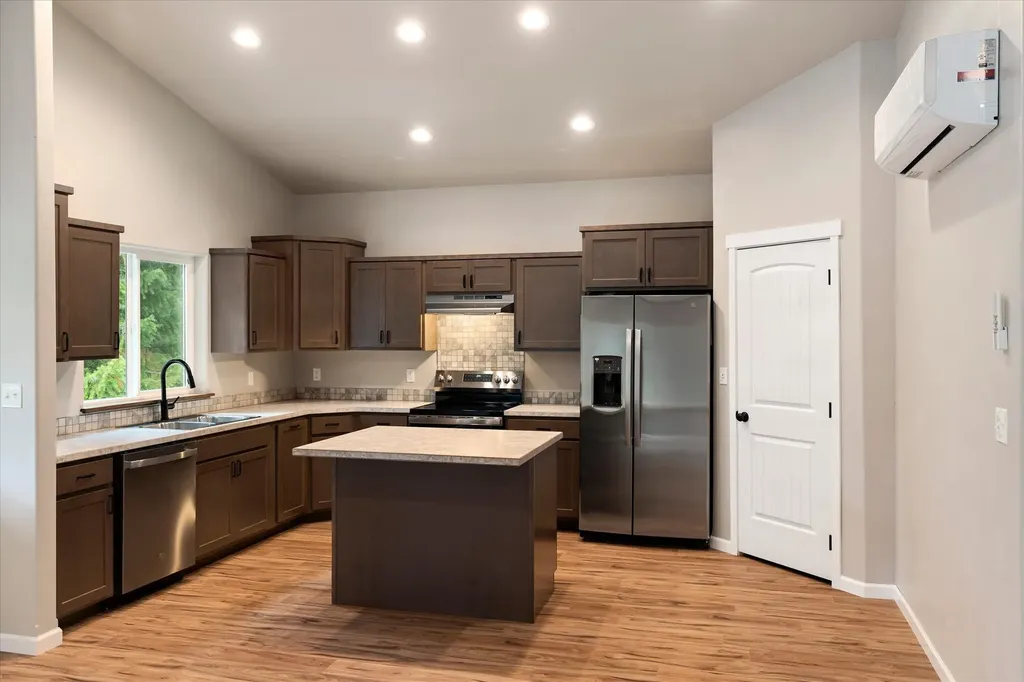 201 Wapiti Way Troy MT 59935