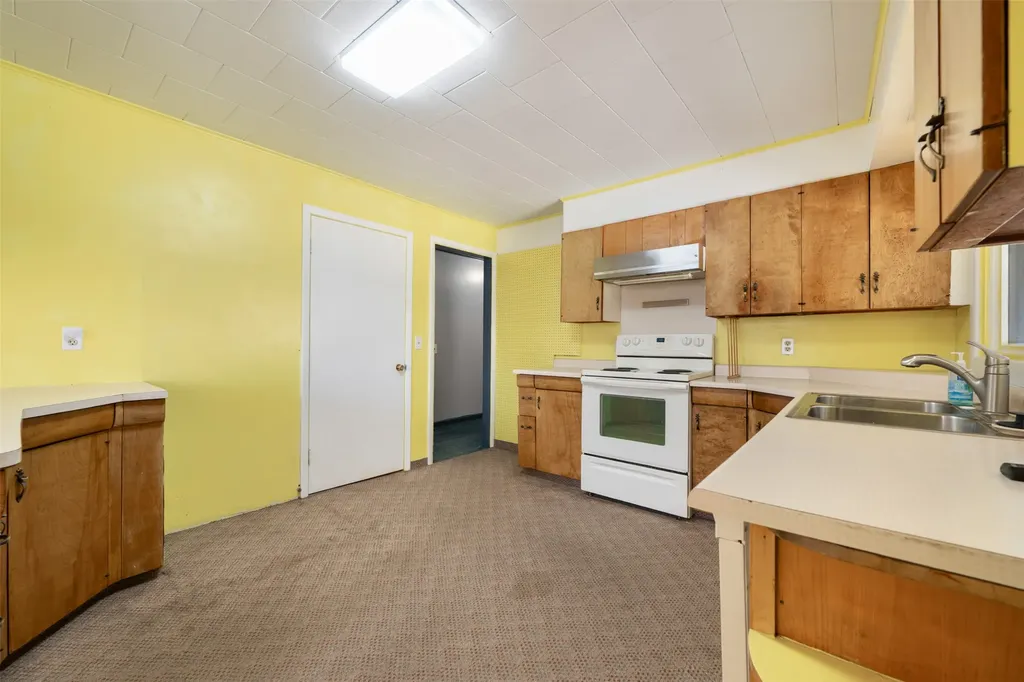 709 Oregon Street Deer Lodge MT 59722