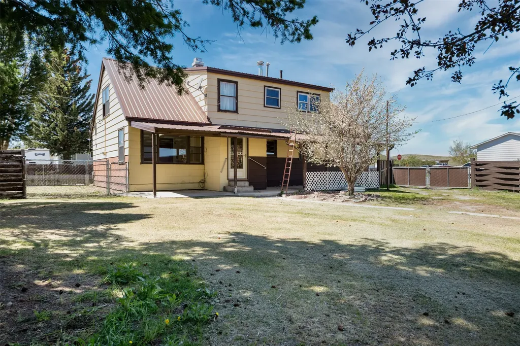 709 Oregon Street Deer Lodge MT 59722