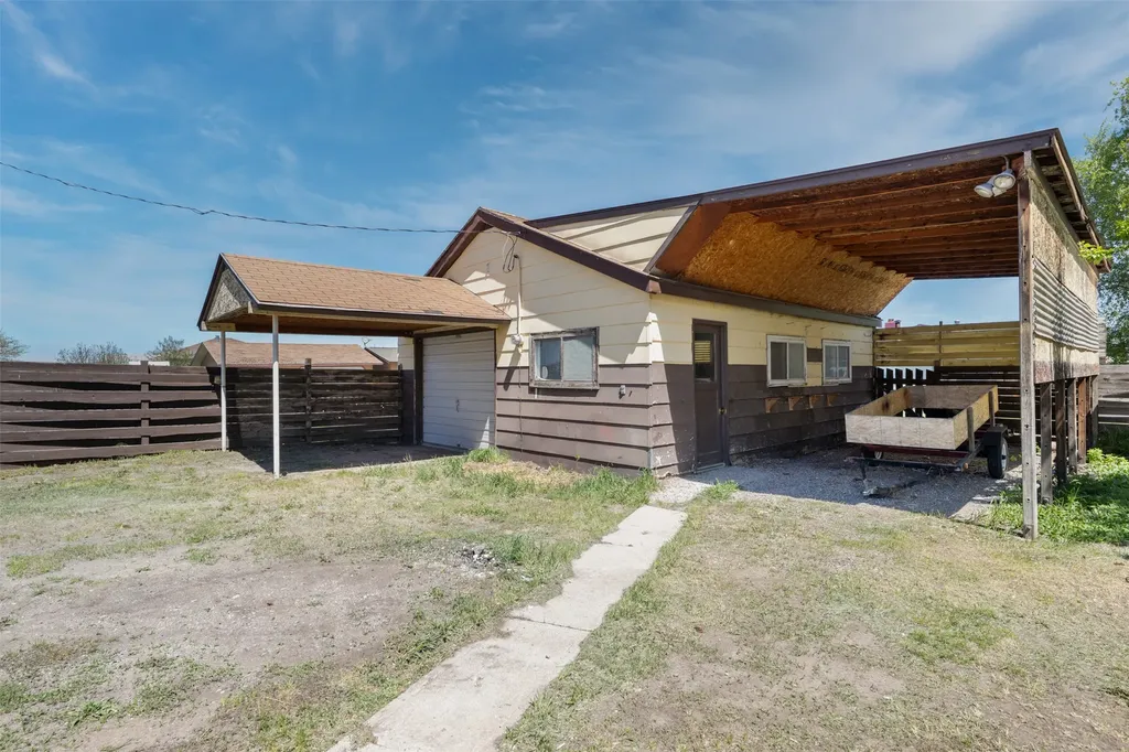 709 Oregon Street Deer Lodge MT 59722