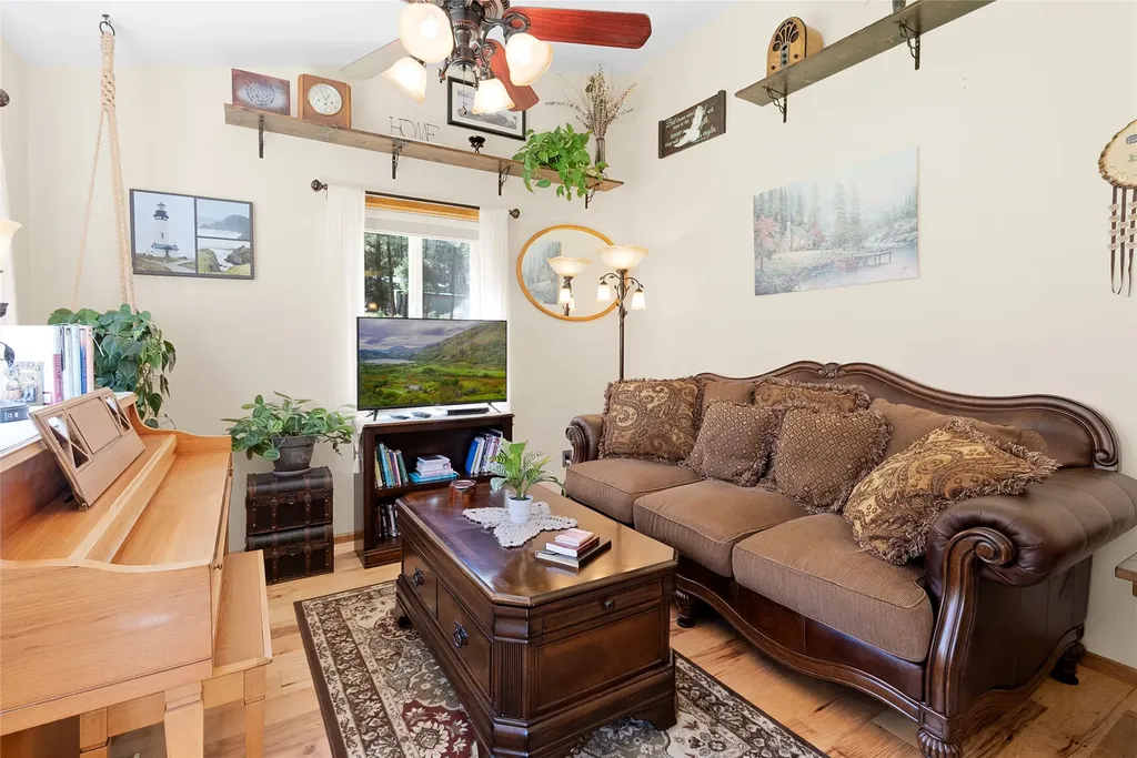 400 Buffalo Trail Somers MT 59932