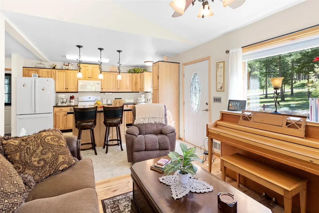 400 Buffalo Trail Somers MT 59932