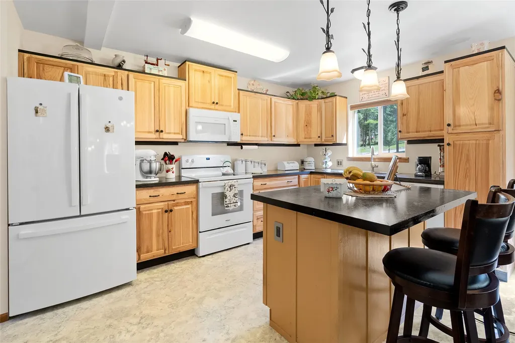 400 Buffalo Trail Somers MT 59932