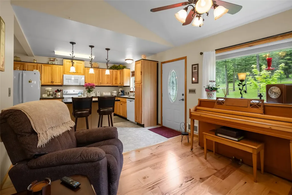 400 Buffalo Trail Somers MT 59932