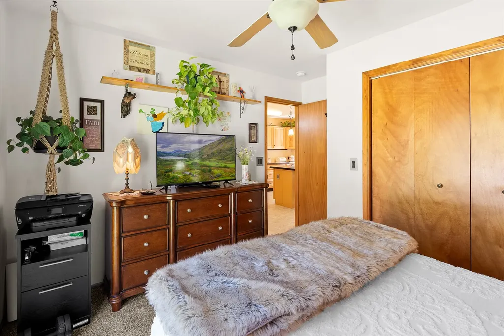 400 Buffalo Trail Somers MT 59932