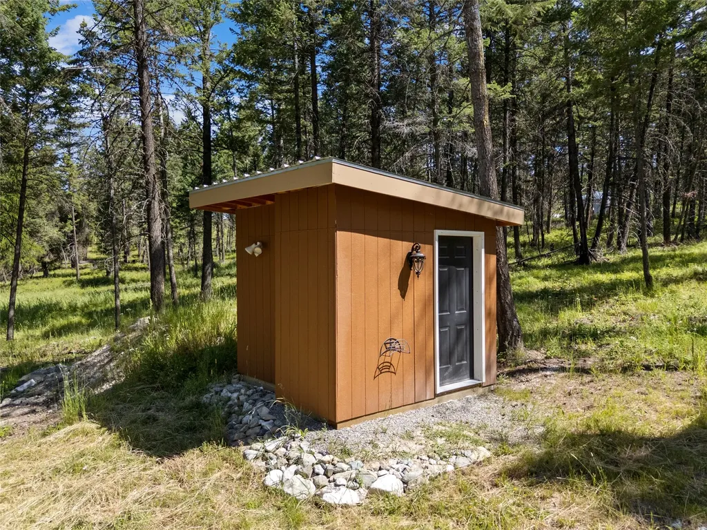 400 Buffalo Trail Somers MT 59932