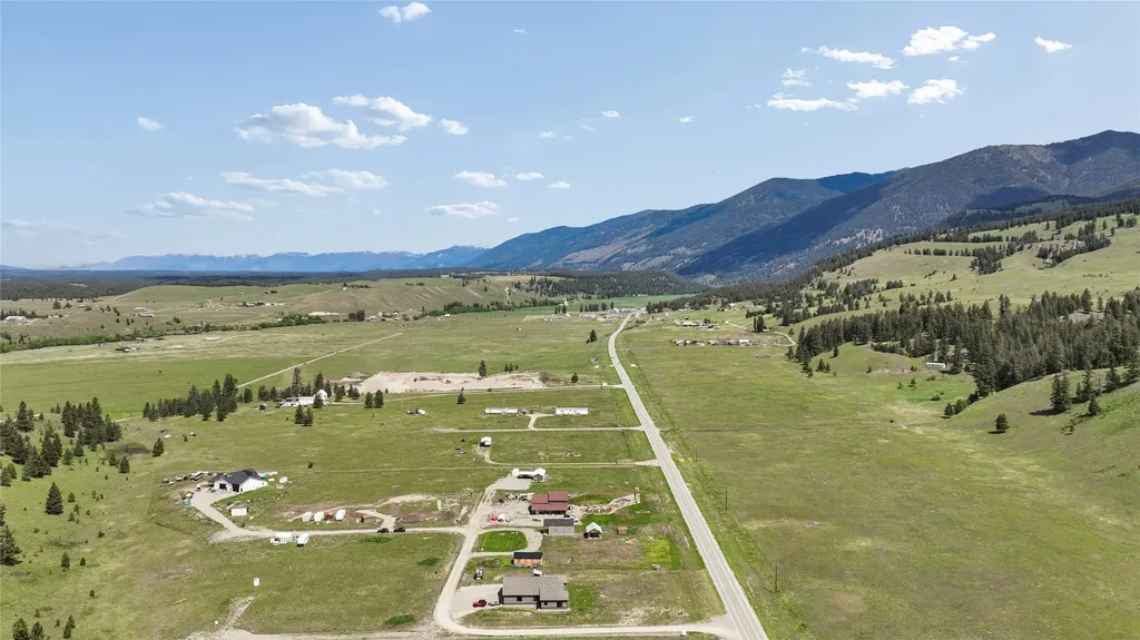 40 Moraine Drive N Eureka MT 59917