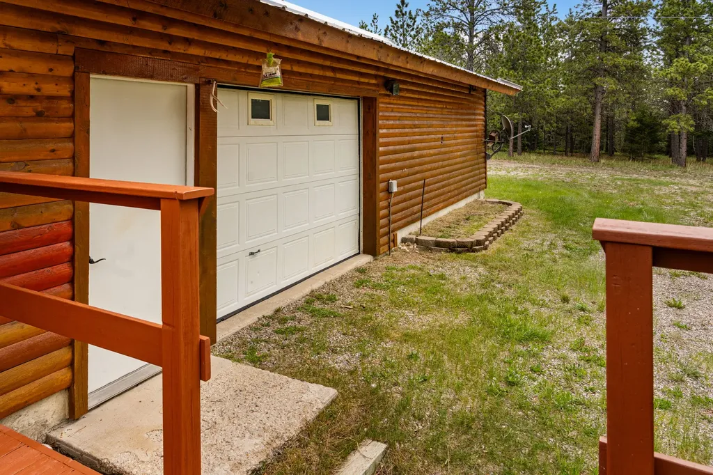 125 Golden Bear Lane Judith Gap MT 59453