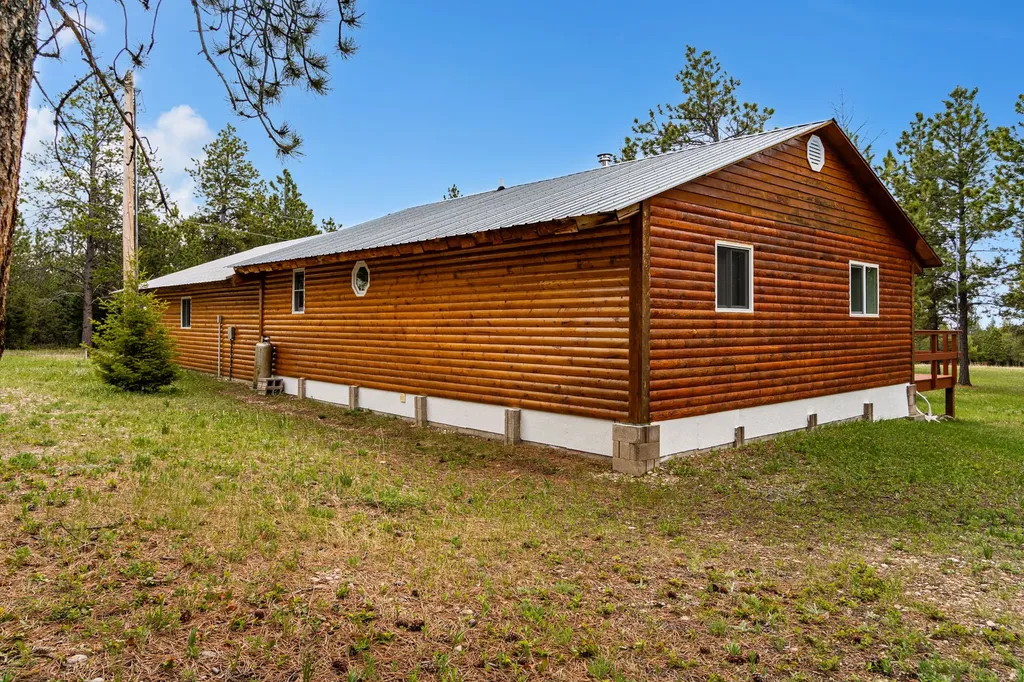 125 Golden Bear Lane Judith Gap MT 59453