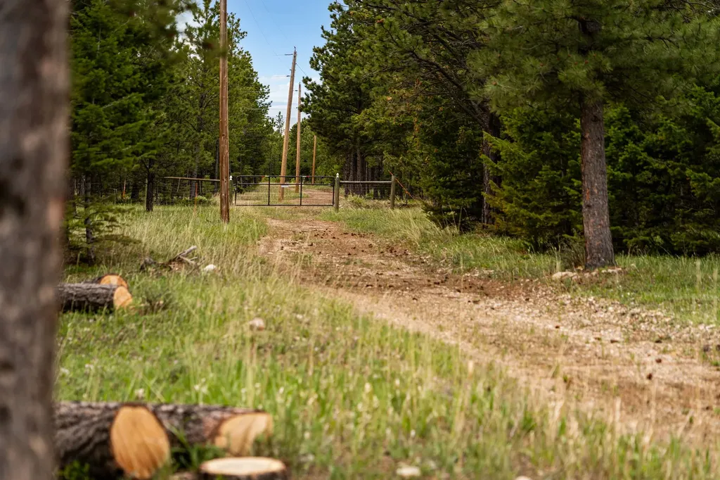 125 Golden Bear Lane Judith Gap MT 59453