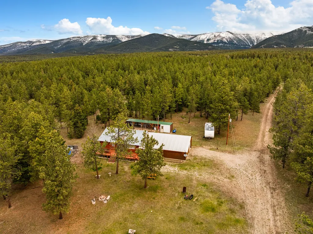 125 Golden Bear Lane Judith Gap MT 59453