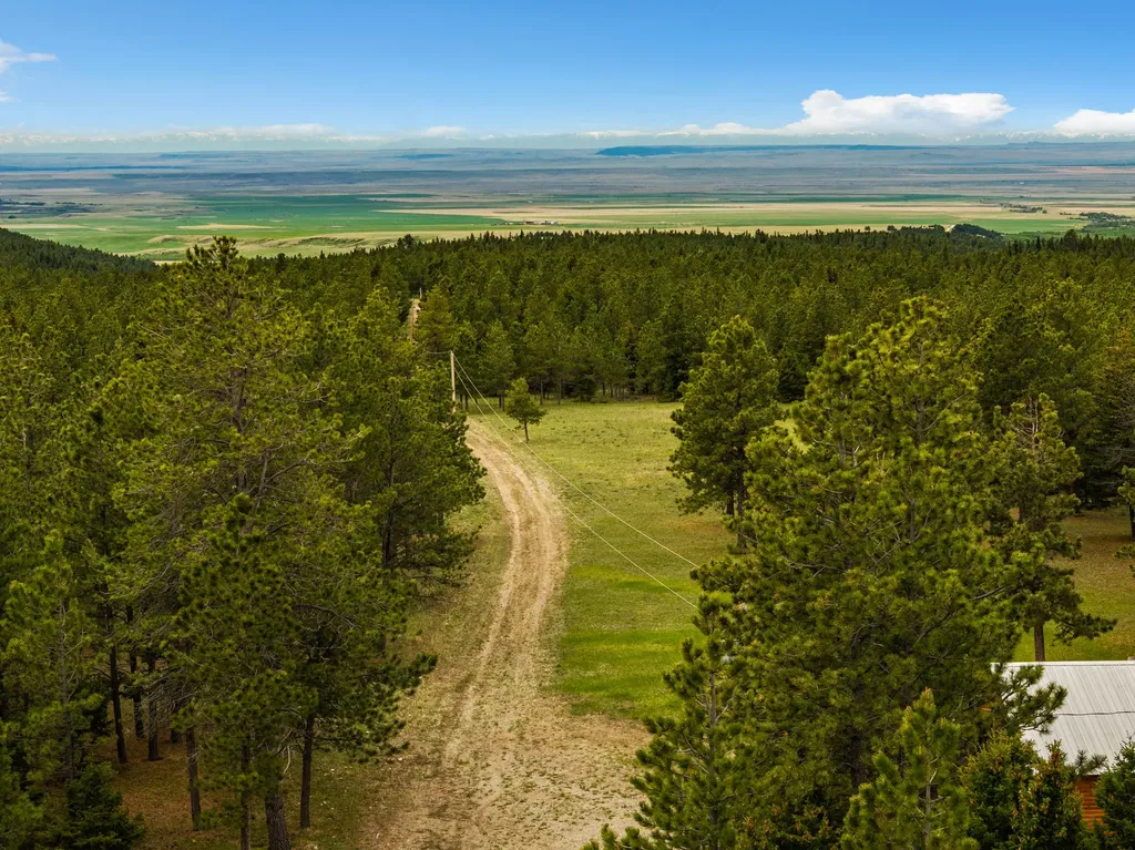 125 Golden Bear Lane Judith Gap MT 59453