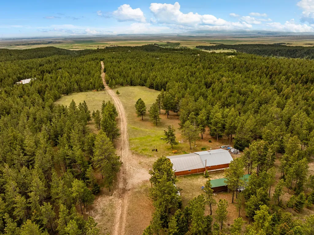 125 Golden Bear Lane Judith Gap MT 59453