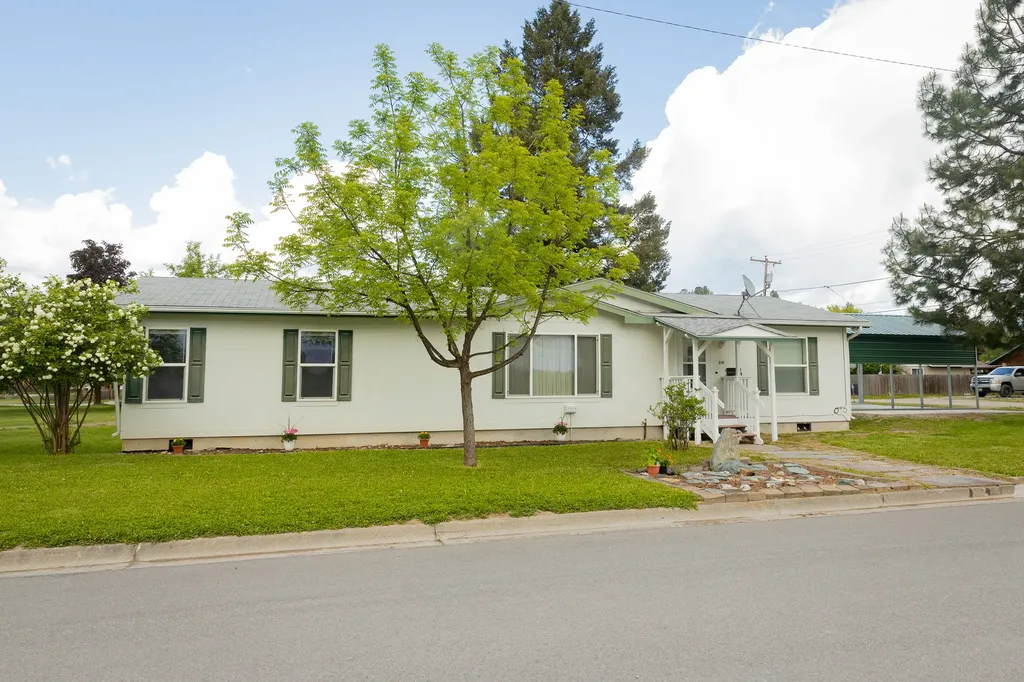 516 W 4th Street Libby MT 59923