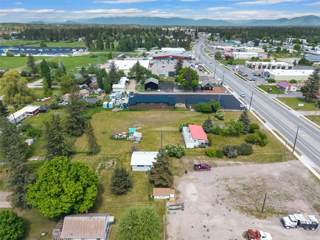 2108 1/2 & 2110 Us Hwy 2 E Kalispell MT 59901